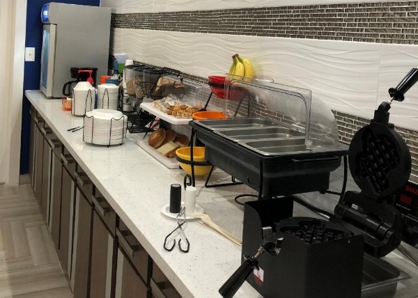 Executive Inn And Suites Joaquin image 24